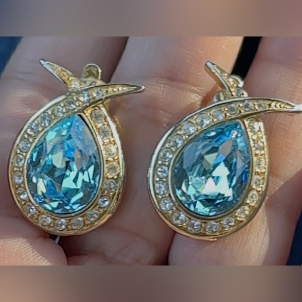 Marvella Vintage Earrings Gold Tone Faux Blue Topaz Clear Rhinestones Clip On 28$